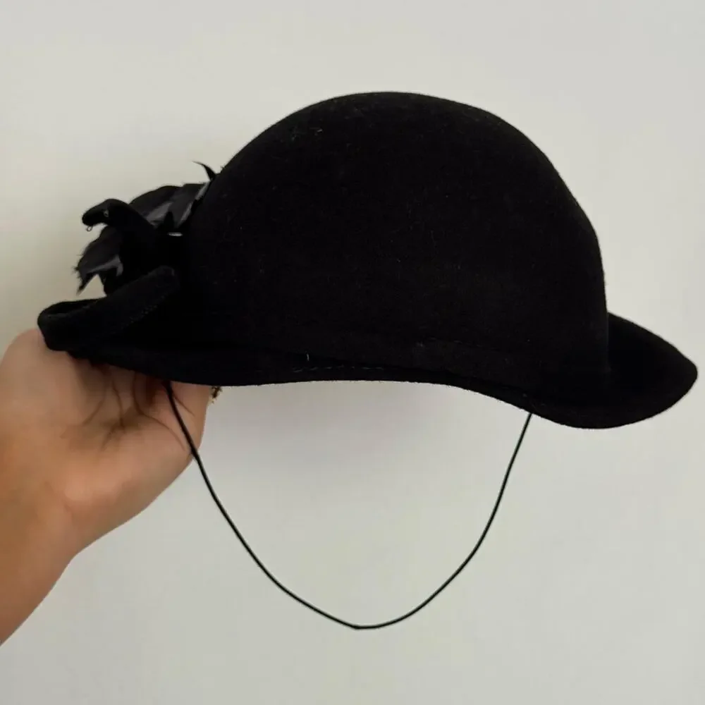 Vintage 1940s/50s womens wool hat with feathers